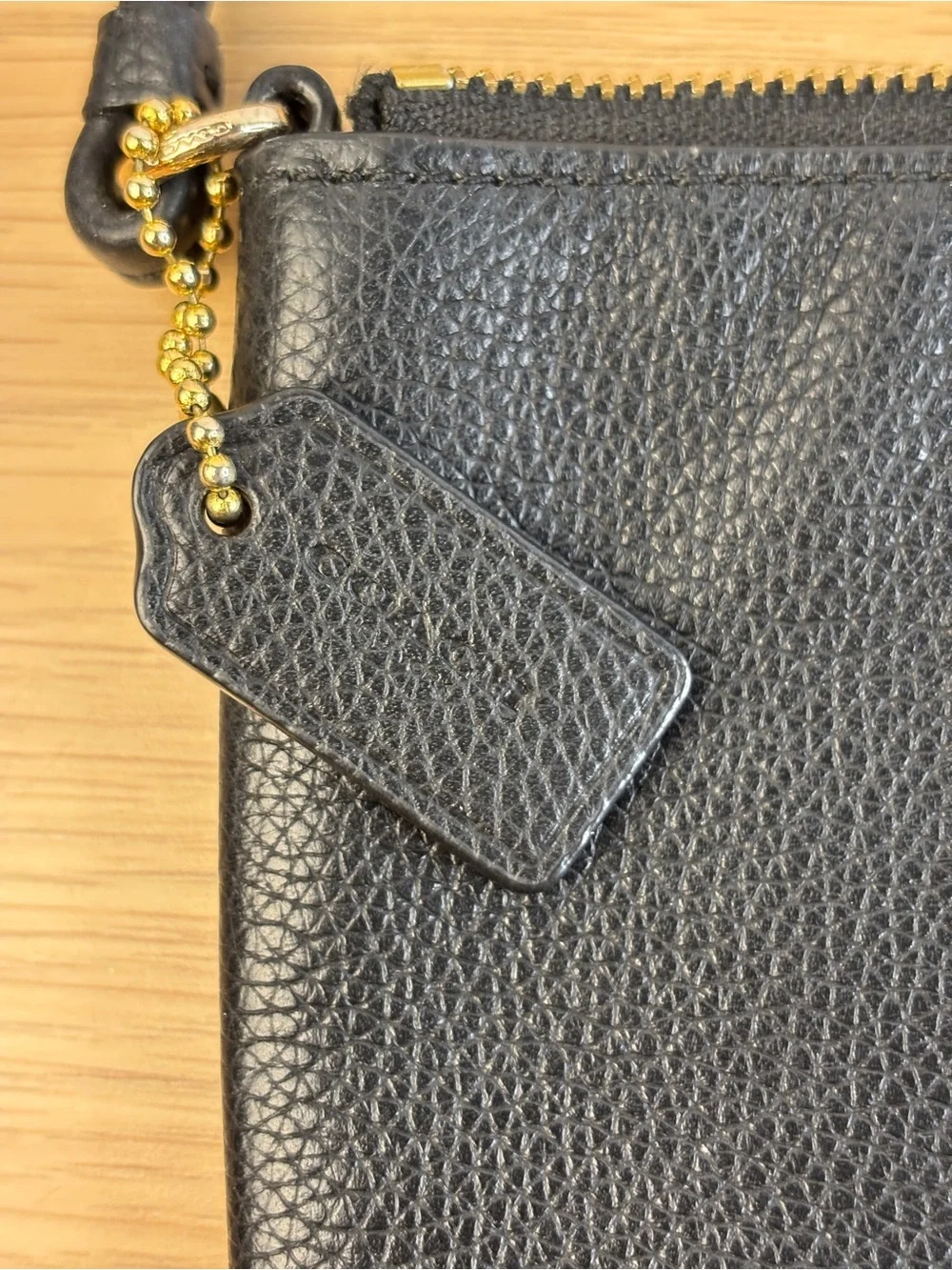 Coach Black Pebbled Leather Wristlet Horse & Carriage with Gold Accent LIKE NEW! - Picture 3 of 9